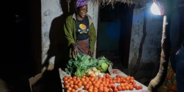 RS und SolarAid bringen Licht nach Afrika