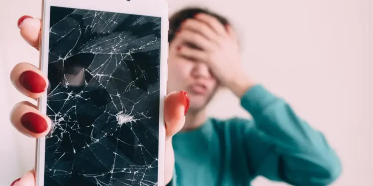 Die Geräte-Retter-Prämie soll im Dezember starten. Für kaputte Smartphones gibts dann aber keine Förderung mehr. © AdobeStock