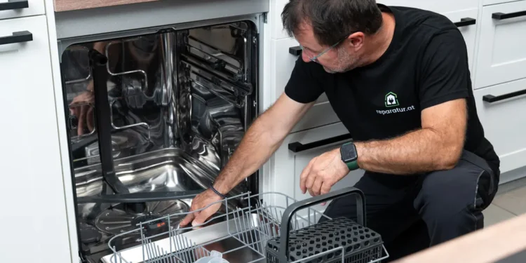 Reparaturdienstleister ESECO bewertet die kommende Geräte-Retter-Prämie sehr positiv. © Michael Schnabl