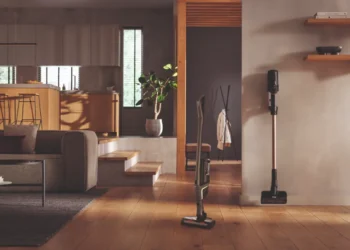 Ein klares Qualitätsversprechen: Die langlebigen Akku-Handsticks „Triflex“ und „Duoflex“ von Miele jetzt mit 5 Jahren erweiterter Herstellergarantie. © Miele