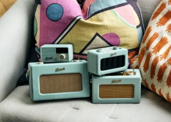 Roberts Radio gibt seine Partnerschaft mit Großhändler DGH bekannt