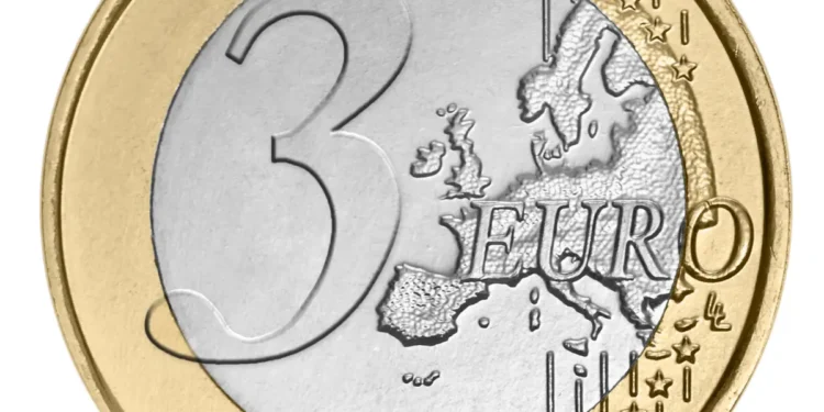 Für Lieferungen aus Drittstaaten (unter 150 Euro Warenwert) wird ab 2026 EU-weit ein Paket-Zoll von drei Euro eingeführt. © AdobeStock