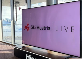Hisense xxl tv ski austria academy