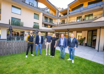 V.l.n.re.: Markus Schöpf, Stefan Meixner (beide Siblik), Conny & David Steixner (Hotel ELVA), Thomas Eller (Siblik) und Alexander Salchner (EAE Stöckl). © Allaweil