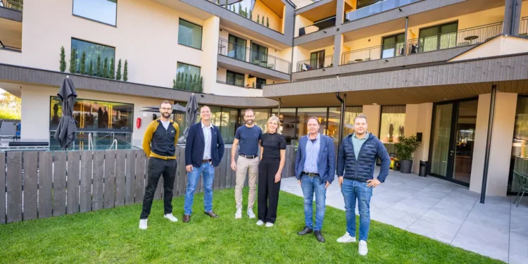 V.l.n.re.: Markus Schöpf, Stefan Meixner (beide Siblik), Conny & David Steixner (Hotel ELVA), Thomas Eller (Siblik) und Alexander Salchner (EAE Stöckl). © Allaweil