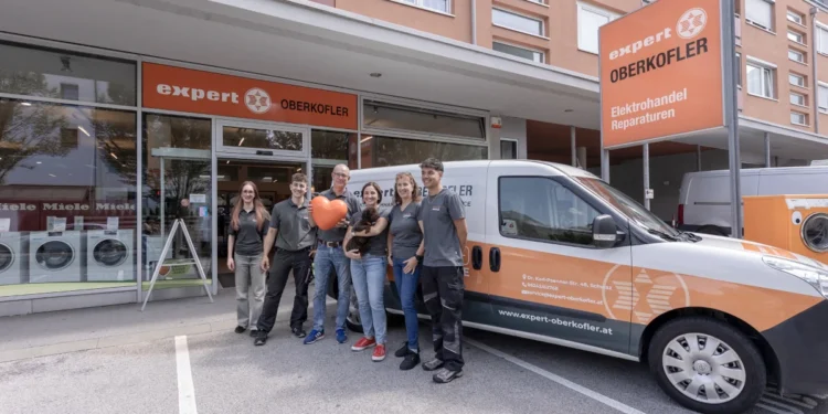 Das Team von Expert Oberkofler (v.l.n.r.): Theresa, Jakob, Stephan und Petra Oberkofler sowie Monika Kaiser und Eliah Lechner.