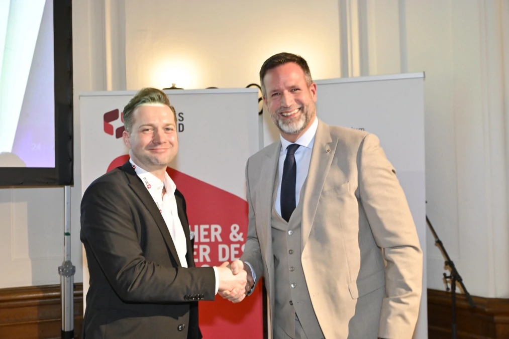 General Andreas Holzer, Direktor des österreichischen Bundeskriminalamtes, und Rainer Will, Geschäftsführer des freien, überparteilichen Handelsverbandes