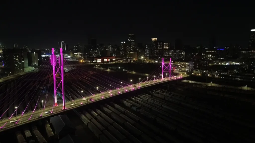 Solarbeleuchtungskonzept für die Nelson-Mandela-Brücke in Johannesburg. © Ledvance
