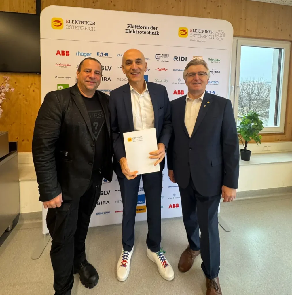 Bei der offiziellen Aufnahme in die Markenpartnerschaft war Robert Bosch AG-Vertriebsleiter Demirhan Büyükataman anwesend. © Elektriker Österreich