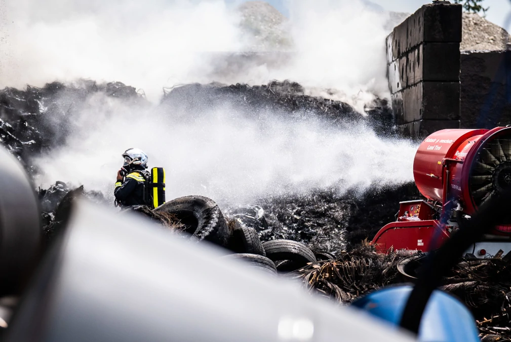 Brandlöschung mittels Schneekanone