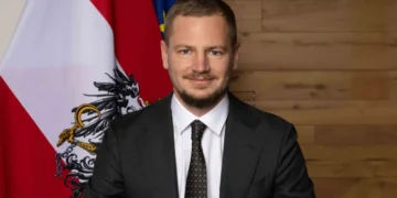 Führungswechsel bei der EAK: Valentin Opfermann übernimmt von Elisabeth Giehser