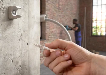 OBO Delta-Push: Die neue Generation von Kunststoff-Steckdübeln