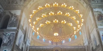 Leuchten im XXL-Format für Bukarester Kathedrale