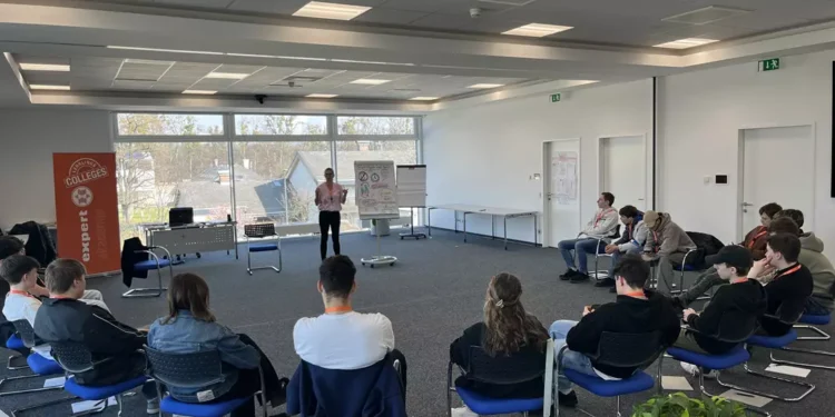 Zwischen Kundengespräch & Schaltschrankbau: Expert Lehrlings-College II