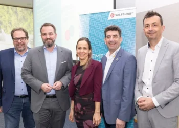 V.r.n.l.: Komm.-Rat Mst. Wolfgang Reiter (Elektriker Österreich), MMag., E.M.B.L.-HSG Michael Baminger (CEO Salzburg AG), Birgit Fuchsberger (Head of Sales Operations & Partnering Salzburg AG), Komm.-Rat Michael Brettfeld (Landesinnungsmeister Elektriker Salzburg), Markus Wiedhölzl (Head of Sales Consumers Salzburg AG)