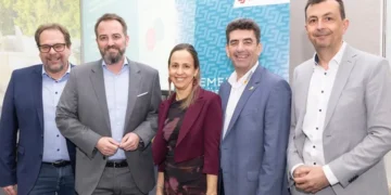 V.r.n.l.: Komm.-Rat Mst. Wolfgang Reiter (Elektriker Österreich), MMag., E.M.B.L.-HSG Michael Baminger (CEO Salzburg AG), Birgit Fuchsberger (Head of Sales Operations & Partnering Salzburg AG), Komm.-Rat Michael Brettfeld (Landesinnungsmeister Elektriker Salzburg), Markus Wiedhölzl (Head of Sales Consumers Salzburg AG)