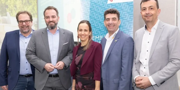 V.r.n.l.: Komm.-Rat Mst. Wolfgang Reiter (Elektriker Österreich), MMag., E.M.B.L.-HSG Michael Baminger (CEO Salzburg AG), Birgit Fuchsberger (Head of Sales Operations & Partnering Salzburg AG), Komm.-Rat Michael Brettfeld (Landesinnungsmeister Elektriker Salzburg), Markus Wiedhölzl (Head of Sales Consumers Salzburg AG)