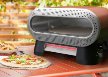 Outdoor-Ofen Pizza Pronto heizt die Gartenparty an