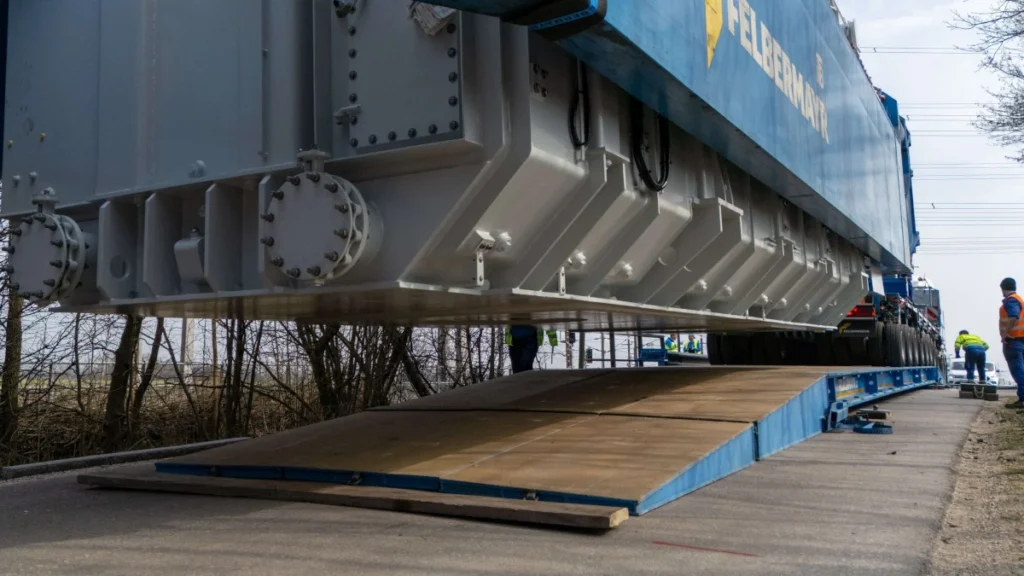 Trafotransport UW Pichling Fly Over 2