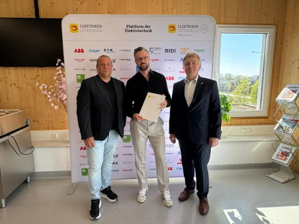 Für die Fränkische Rohrwerke Gebr. Kirchner GmbH & Co. KG nahm Sales Director Austria Daniel Rumsauer die Markenpartner-Urkunde entgegen.