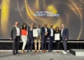 Nach der Goldauszeichnung für die e-nnovation Austria 2025 herrscht große Freude bei Thomas P. Jungreithmair, Thomas Farthofer, Stefan Kleinhans, Astrid Weigelt-Zanon. Wolfgang Reiter und Günther Kober – und sicherlich auch bei vielen anderen Akteuren der heimischen Elektrobranche.