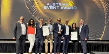 Nach der Goldauszeichnung für die e-nnovation Austria 2025 herrscht große Freude bei Thomas P. Jungreithmair, Thomas Farthofer, Stefan Kleinhans, Astrid Weigelt-Zanon. Wolfgang Reiter und Günther Kober – und sicherlich auch bei vielen anderen Akteuren der heimischen Elektrobranche.