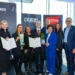 V.l.n.re.: Bundessparten-Obmann Manfred Denk, WKÖ-Vizepräsidentin Bettina Dorfer-Pauschenwein, Katharina Zimmerberger (Ausbilderin KELAG), Marvin Varga mit Eltern, StS Elisabeth Zehetner, Michaela Sapetsnig (HR-Leiterin KELAG), SkillsAustria-Präsident Josef Herk, Kärntner Landesinnungsmeister Harald Dullnig © Weinwurm Fotografie