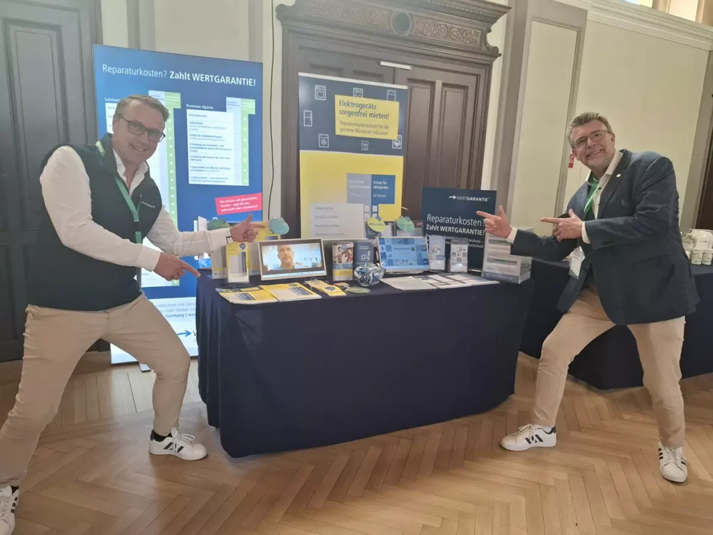 Bestens gelaunt und voller Tatendrang (wie eigentlich eh immer): Helmut Otto (li.) und Klaus Witting von Wertgarantie. © ELEKTRO|branche