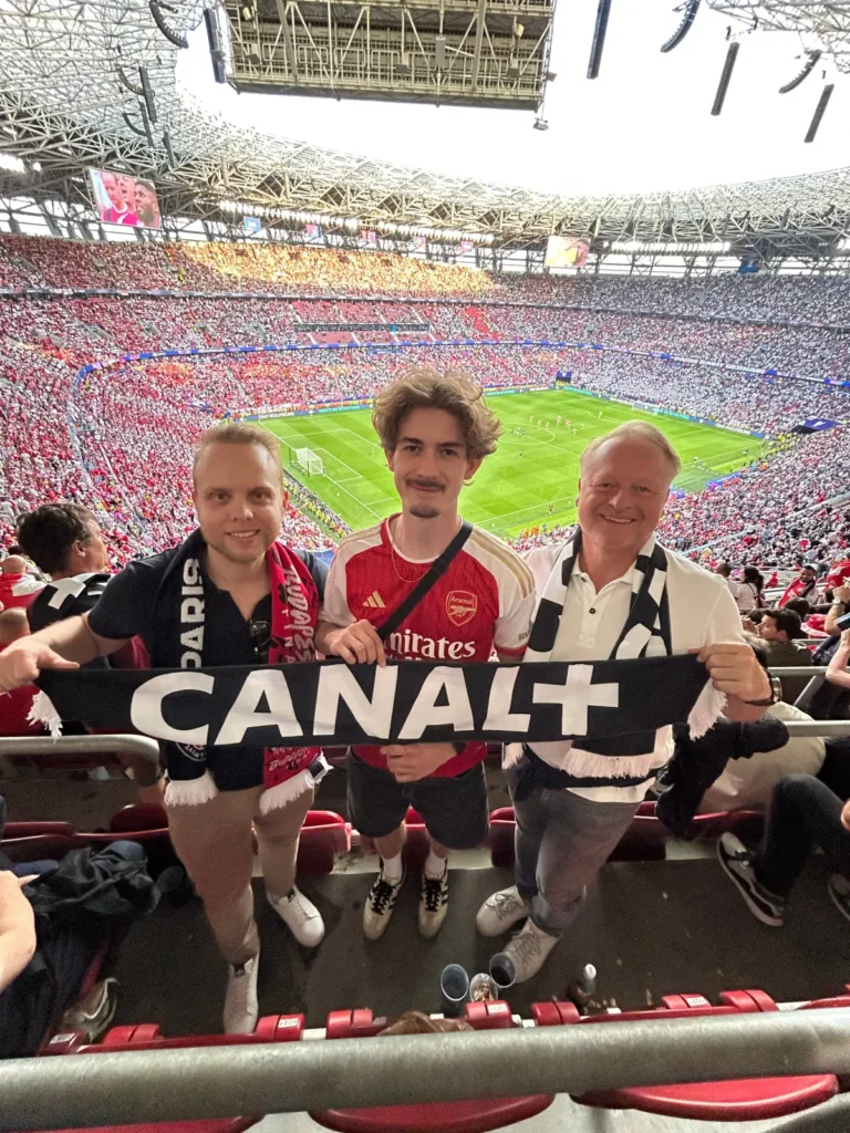 Mario Maschl (Canal+) und Christian Zöscher (Red Zac Zöscher) beim Champions-League-Finale 2026 in Budapest. © CANAL+