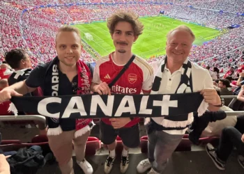 Mario Maschl (Canal+) und Christian Zöscher (Red Zac Zöscher) beim Champions-League-Finale 2026 in Budapest. © CANAL+