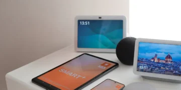 Die Smart+ App bündelt alle Osram Smart+ Produkte und Szenarien. Das System ist offen und technologieübergreifend, sodass es mit anderen Smart Home-Plattformen wie Apple Home, Amazon Alexa, Google Home oder Samsung SmartThings kompatibel ist. Das aktuelle Update bietet neue Komfortfunktionen: Geräte, Räume und Gruppen können als Favoriten markiert und schneller erreicht werden. © Ledvance