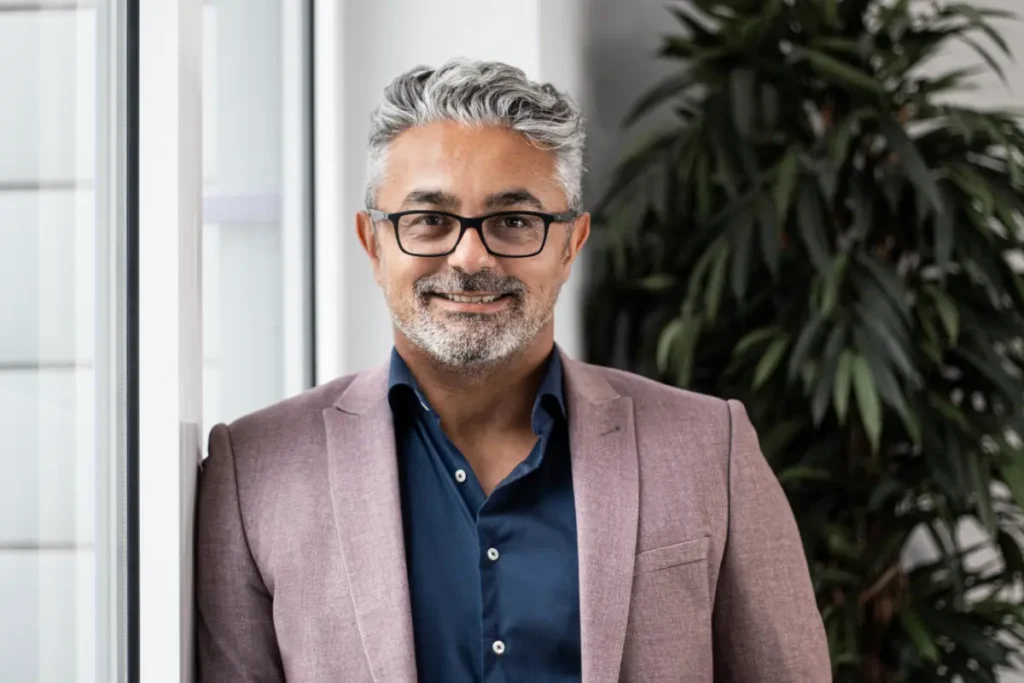 Terra Robotics-Chef Murat Arpaci: „Gemeinsam mit ElectronicPartner wollen wir Robotik für Unternehmen einfacher zugänglich machen und den Markt nachhaltig weiterentwickeln.“ © ElectronicPartner