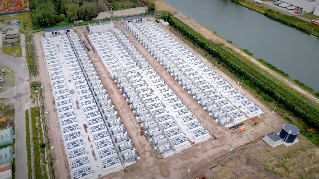 Der PowerTitan von Sungrow stattet das 800 MWh BESS-Projekt von ENGIE in Vilvoorde (Belgien) aus. © Sungrow