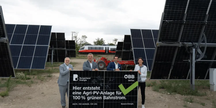 Die weltweit erste Agri-PV-Anlage mit Trackersystem für Bahnstrom liegt in Österreich