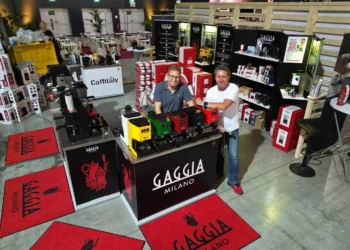Das ECaffe-Team war im Dauereinsatz. Hier am Bild: Thomas Leyerer (Geschäftsführung) und Peter Kubicek (Vertrieb). Unterstützt wurden sie von Andrea Dotter (Geschäftsführung), sowie einer Fachberaterin. © ECaffe