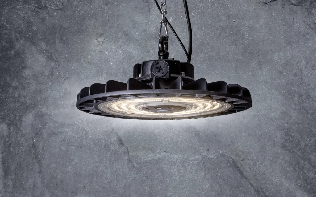 Regiolux ronder Hallenleuchte mit Ringlinse