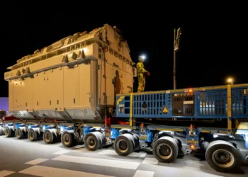 Der erste 175 Tonnen Trafoschenkel erreicht das APG-Umspannwerk Kronstorf