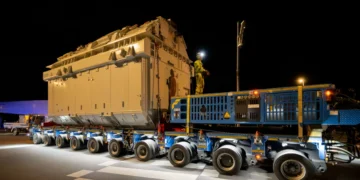 Der erste 175 Tonnen Trafoschenkel erreicht das APG-Umspannwerk Kronstorf