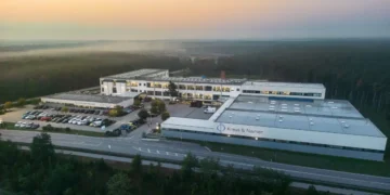 Luftaufnahme der Produktionsstätte von Kraus & Naimer in Weikersdorf (NÖ). © Kraus & Naimer
